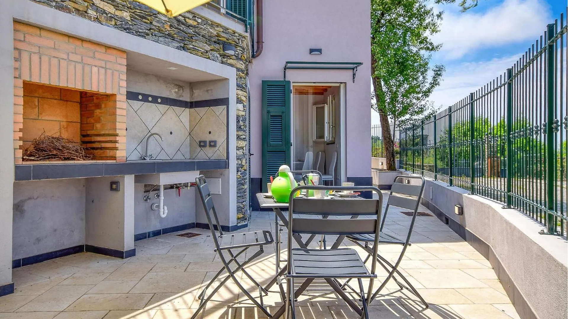 Awesome Home In Cogorno With House Sea View Holiday home