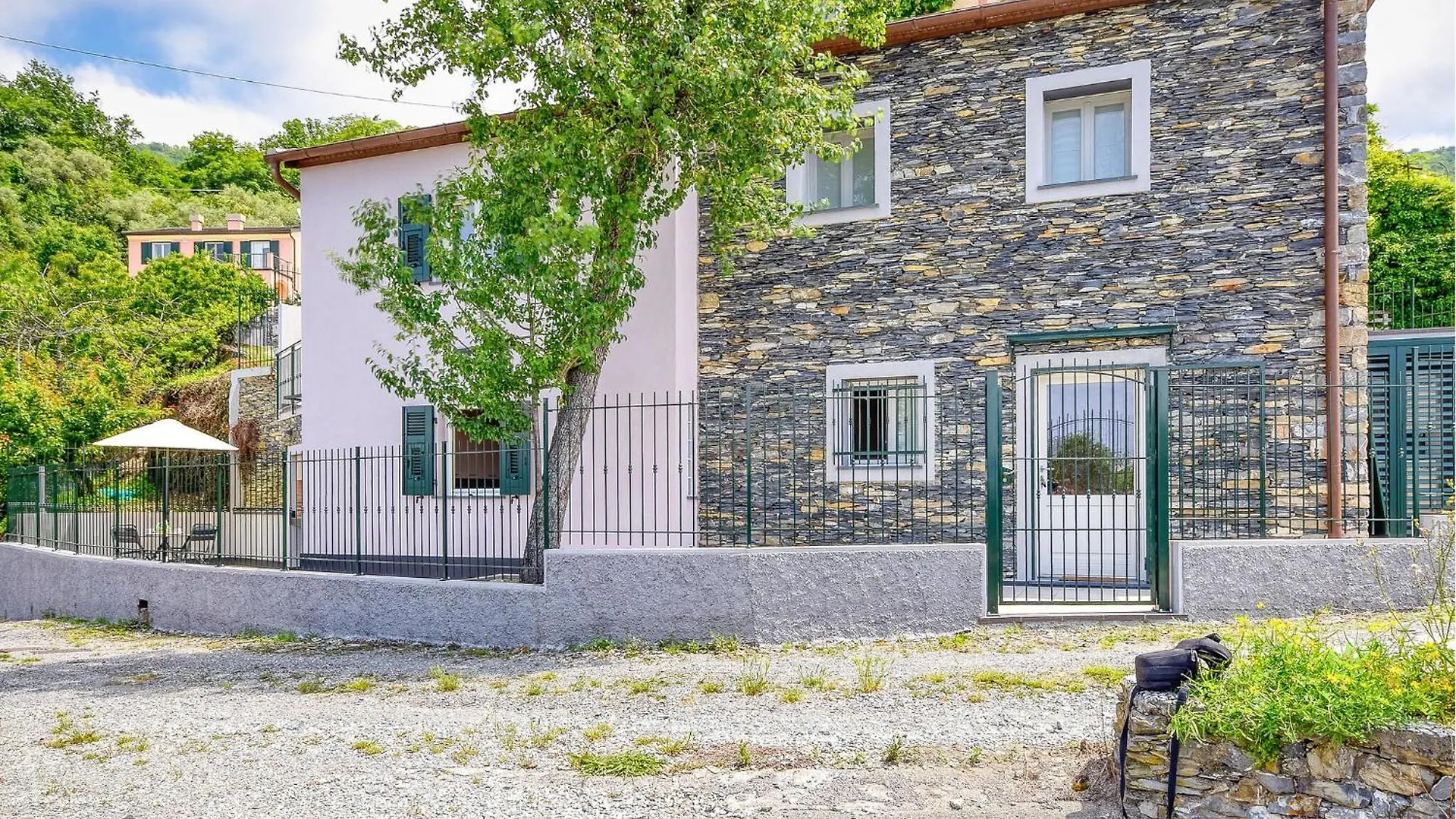 Awesome Home In Cogorno With House Sea View Holiday home