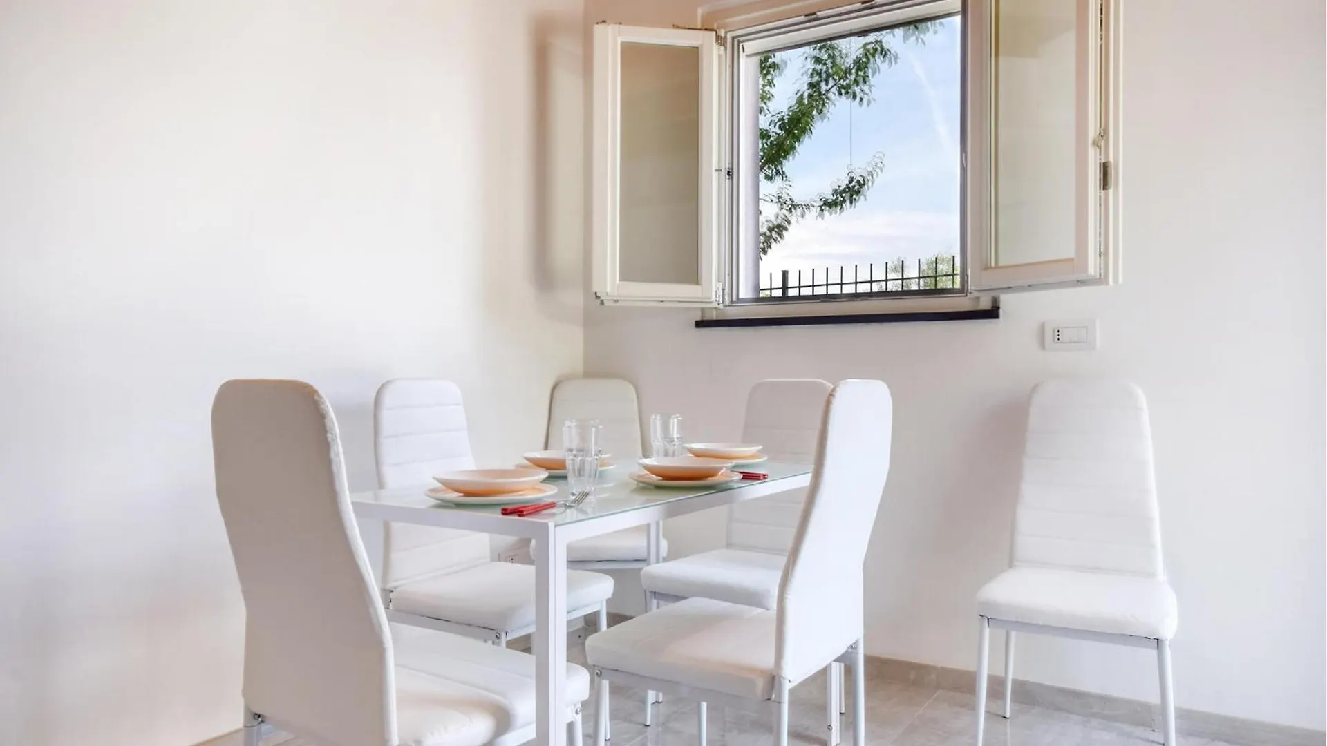 Awesome Home In Cogorno With House Sea View Italia